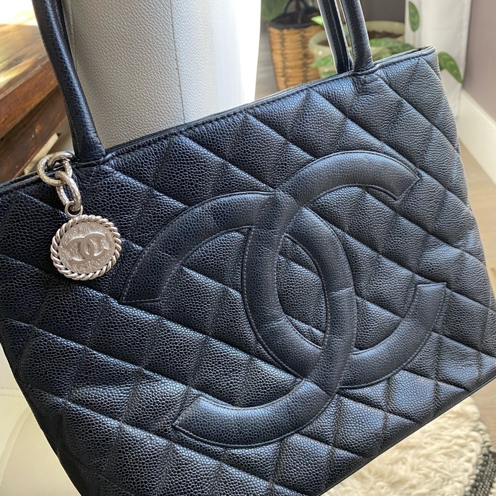 Chanel Caviar Quilted Leather CC Silver Medallion Tote - Picture 2 of 13
